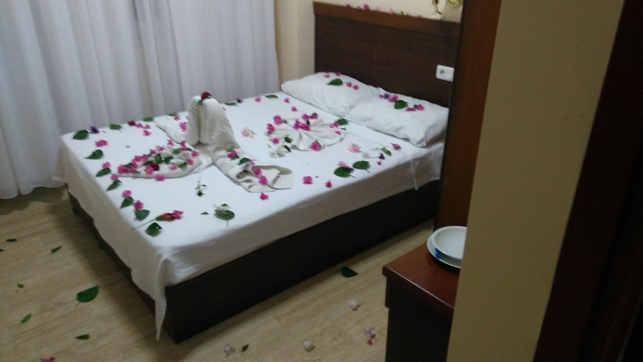 Las Palmeras Hotel Çamyuva Dış mekan fotoğraf