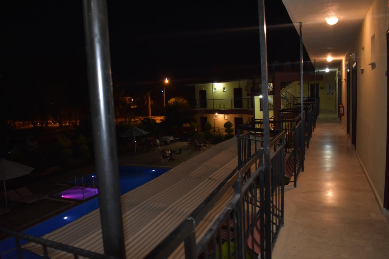 Las Palmeras Hotel Çamyuva Dış mekan fotoğraf