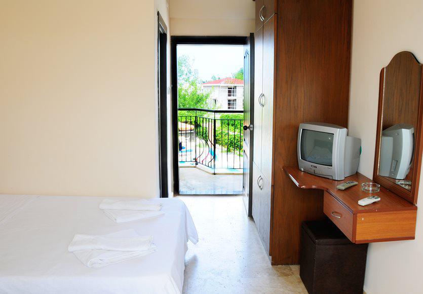 Las Palmeras Hotel Çamyuva Dış mekan fotoğraf